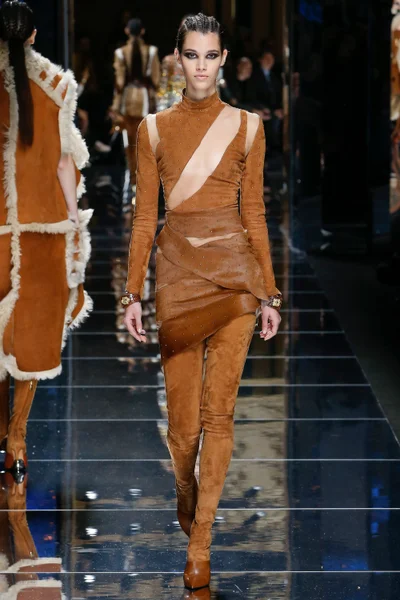Look 28